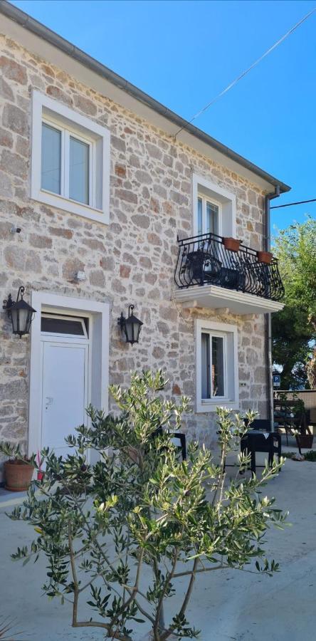 Boutique Vila Marijini Dvori Tribunj  Exterior photo